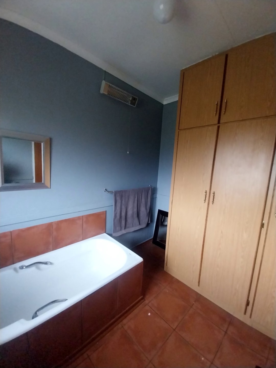 8 Bedroom Property for Sale in Roodewal Free State